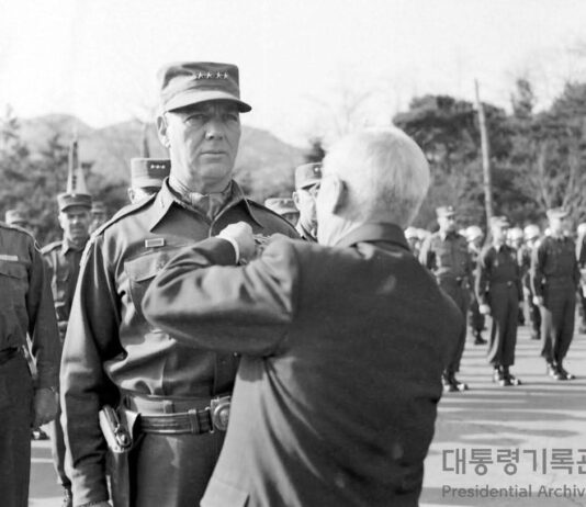 미국이 자국의 이익만을 위해 싸운다고?