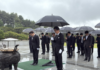한국교육시설안전원, 현충일 앞두고 국립현충원서 태극기 봉사