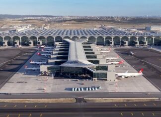 이스탄불공항, 히스로 제치고 ‘세계 최강 환승 허브’…인천공항은 6위 터키항공 여객기가 계류된 이스탄불공항 터미널 전경