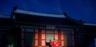 2026 수원화성문화제, 어떻게 즐길까…행궁야화·야조·선유몽부터 정조대왕 능행차까지 2026 제63회 수원화성문화제 행궁야화 공연 현장