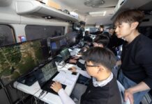 대한항공, 국산 기술로 자체 개발한 AI 드론 군집비행·군집타격 성공리에 선보여