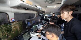 대한항공, 국산 기술로 자체 개발한 AI 드론 군집비행·군집타격 성공리에 선보여