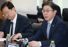 은행 금고는 지켰지만 ‘옆문’이 뚫렸다…AI 해킹이 드러낸 금융보안의 허점 금융권 연쇄 해킹 대응 금융위원회 긴급 점검회의