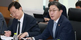 은행 금고는 지켰지만 ‘옆문’이 뚫렸다…AI 해킹이 드러낸 금융보안의 허점 금융권 연쇄 해킹 대응 금융위원회 긴급 점검회의