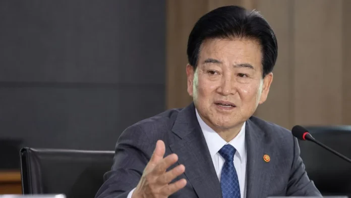01_jeong-dong-young-loudspeaker-column 정동영 대북 확성기 발언을 다룬 칼럼용 재구성 이미지