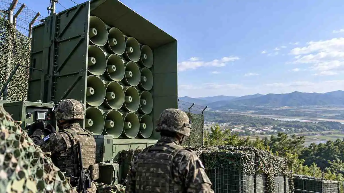DMZ 최전방에서 운용되는 대북 확성기 재구성 이미지