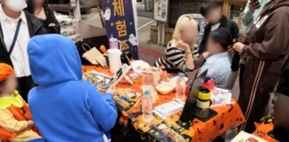 안성맞춤시장 오싹야시장, 31일 할로윈 체험… 11월 6~7일 마지막 운영 안성맞춤시장 오싹야시장 체험존에서 페이스페인팅을 받는 어린이